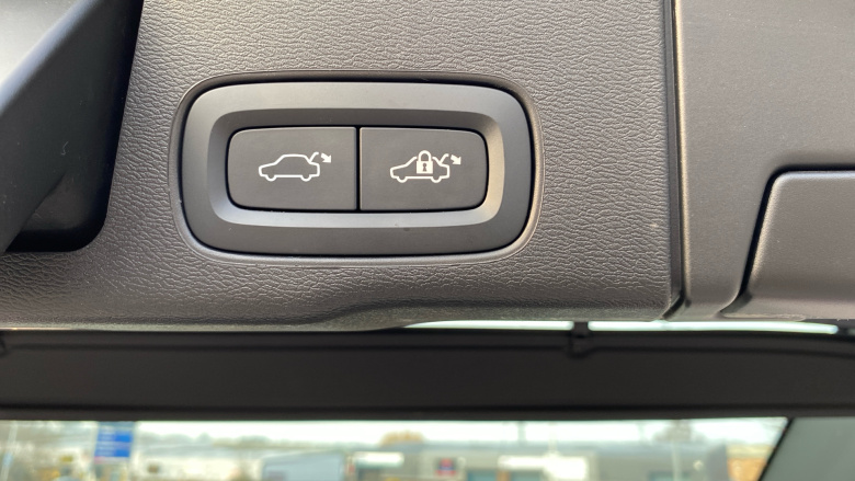 Volvo XC60 2.0 T6 [350] RC PHEV Plus Dark 5dr AWD Geartronic Estate